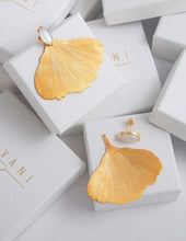 Load image into Gallery viewer, Ginkgo leaf earrings .